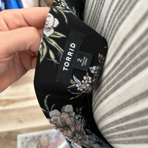 Torrid floral stretchy tube top, new without tags, size 2X - Picture 2 of 2